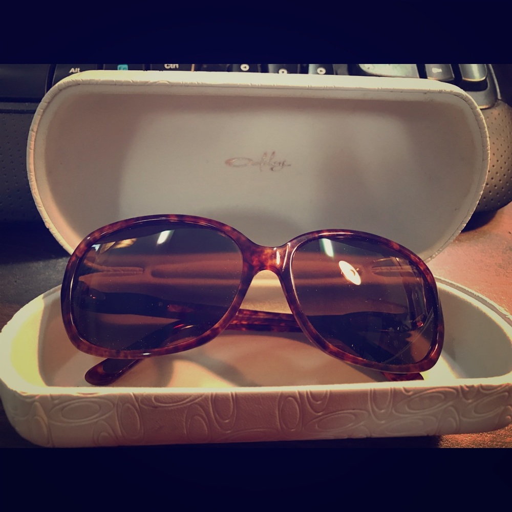 Oakley Obligation sunglasses